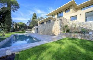 Three-level villa with panoramic sea views and a swimming pool in Mougins, Côte d'Azur, France for 2,900,000 €