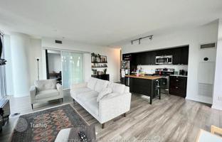 5-bedroom apartment in The Queensway for C$1,008,000