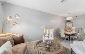 Townhome – West End, Miami, Florida,  USA for $610,000
