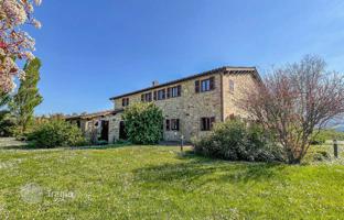 Beautiful villa with a swimming pool, a garden and a view of the mountains, Amandola, Italy for 1,500,000 €