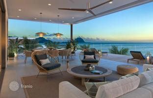 3-bedroom penthouse 470 m² in Black River for $3,620,000