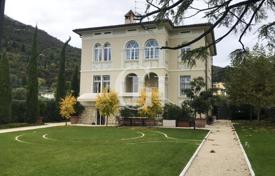 Magnificent ancient villa on the shores of Lake Garda in Salo, Lombardy, Italy for 4,500,000 €
