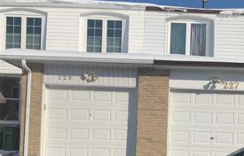 Terraced house – Scarborough, Toronto, Ontario,  Canada for C$1,093,000