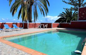 Spacious villa with guest houses, a garden, a pool, terraces, a garage and sea and mountain views, Puerto de la Cruz for 1,500,000 €
