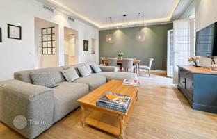 Stylish two-bedroom apartment in Golden Square, Nice, France for 695,000 €