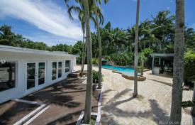 Newly renovated villa with a pool, a garden and a terrace, Pinecrest, USA for $1,000,000