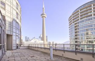 5-bedroom apartment in Blue Jays Way for C$846,000