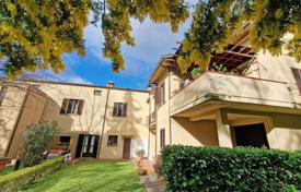 Villa Leopoldina with annexes for sale in Arezzo Tuscany for 1,070,000 €