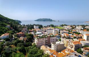 3-bedroom apartment 400 m² in Budva city for 900,000 €