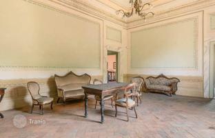 Apartment 1,250 m² in Cascina for 990,000 €