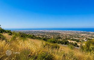 Land plot 927 m² in Tala for 360,000 €