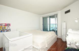 6-bedroom apartment in Harbour Square for C$1,210,000