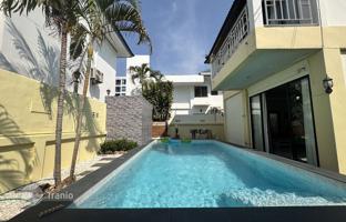 4-bedroom villa 350 m² in Pattaya for $170,000