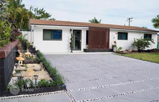 4-bedroom house 153 m² in Florida for 1,605,000 €