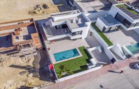 Three-level villa with a swimming pool in Rojales, Alicante, Spain for 498,000 €