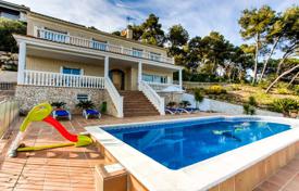 Villa with a garden, a swimming pool and a garage, 400 meters from the beach, Blanes, Girona, Spain for 3,960 € per week