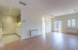 Exclusive spacious apartment next to the park in Eixample, Barcelona, ​​Spain for 530,000 €