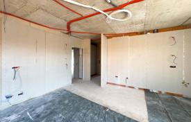 Apartment For sale: Apartment on the second floor of a small building! for 485,000 €