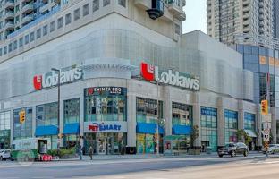 3-bedroom apartment in Yonge Street for C$1,211,000