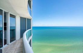 Cosy apartment with ocean views in a residence on the first line of the embankment, Sunny Isles Beach, Florida, USA for $1,090,000