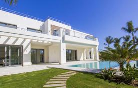 Modern newly built villa in Guadalmina baja, short walk to the beach for 2,950,000 €