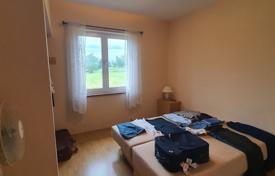 House Family house with garage, tavern, and the possibility of purchasing additional land – 30 minutes from Pula for 350,000 €
