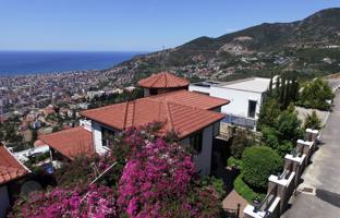 3-bedroom villa 251 m² in Alanya for 58,305,000 TRY