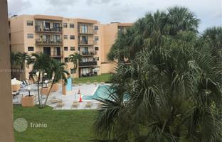 2-bedroom apartments in condo 74 m² in Hialeah for $265,000