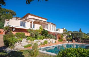 4-bedroom villa in Cavalaire-sur-Mer for 1,850,000 €