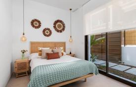 Modern frontline golf villas with 3 bedrooms, basement and private pool in La Serena Golf, Los Alcazares for 560,000 €