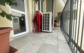 Florence (Florence) — Tuscany — Apartment for sale for 1,390,000 €