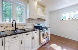 8-bedroom house in East York for C$1,812,000