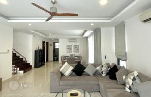 5-bedroom villa 312 m² in Choeng Thale for $730,000