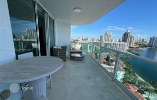 2-bedroom apartments in condo 186 m² in Aventura for $1,299,000