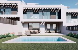 Terraced villa with garden, private pool and solarium close to La Cala de Mijas for 535,000 €