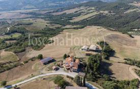 Castiglione d'Orcia (Siena) — Tuscany — Farm/Agricultural Land for sale for 1,000,000 €