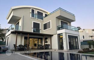 4-bedroom villa 204 m² in Kadriye for 19,748,000 TRY