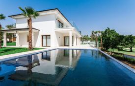 Houses for sale in Marbella. Stunning New Modern Golf Frontline Villa in Los Naranjos, Nueva Andalucía Houses for sale in Marbella. Stunning New Modern Golf Frontline Villa in Los Naranjos, Nueva Andalucía