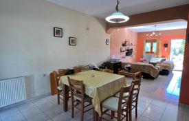 3 bedroom house just a few steps from the sea for 220,000 €