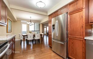 6-bedroom apartment in Etobicoke for C$1,328,000