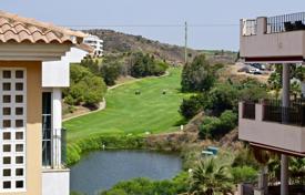 Apartments for sale in Malaga. Beautiful 2 bedroom and 2 bathrooms apartment overlooking the lake and golf course Apartments for sale in Malaga. Beautiful 2 bedroom and 2 bathrooms apartment overlooking the lake and golf course