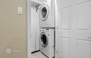 12-bedroom townhouse in Lansdowne Avenue for C$2,137,000