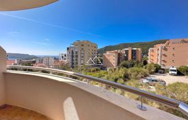 One bedroom sea view apartment in Residential Complex with swimming pool in Becici for 135,000 €
