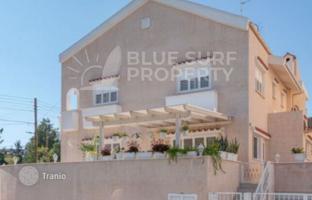 7-bedroom villa 566 m² in Larnaca for 1,100,000 €