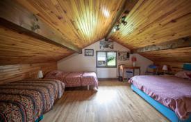 4 BEDROOMS CHALET — CLOSE TO THE CENTER for 810,000 €
