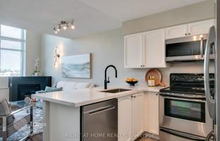 5-bedroom apartment in Etobicoke for C$886,000