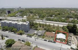 Townhome – Miami, Florida, USA for $1,700,000