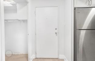 6-bedroom apartment in Etobicoke for C$777,000