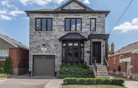Townhome – East York, Toronto, Ontario,  Canada for C$1,967,000