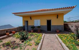 House with an orchard, a garage and a sea view in Vilaflor, Tenerife, Spain for 360,000 €